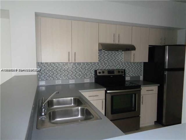 720 SW 111th Avenue 207, Pembroke Pines, FL 33025