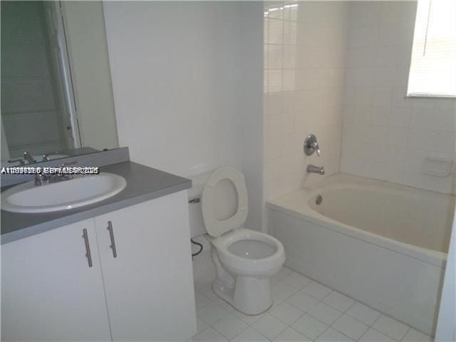 720 SW 111th Avenue 207, Pembroke Pines, FL 33025