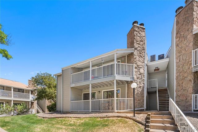 921 S Walden Street 105, Aurora, CO 80017