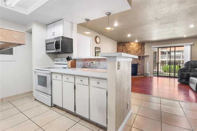 921 S Walden Street 105, Aurora, CO 80017
