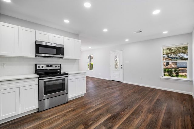 12611 S Coast Drive, Houston, TX 77047