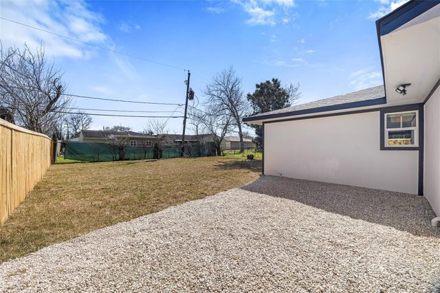 12611 S Coast Drive, Houston, TX 77047