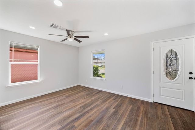 12611 S Coast Drive, Houston, TX 77047