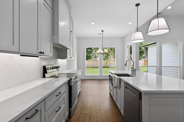 3711 Metropolitan Avenue, Dallas, TX 75210