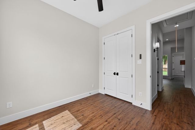 3711 Metropolitan Avenue, Dallas, TX 75210