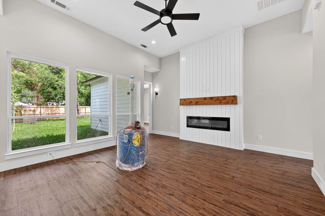3711 Metropolitan Avenue, Dallas, TX 75210