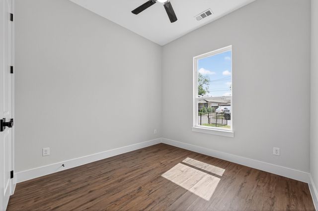 3711 Metropolitan Avenue, Dallas, TX 75210