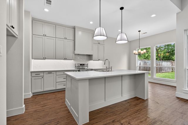 3711 Metropolitan Avenue, Dallas, TX 75210
