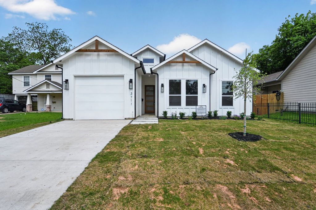 3711 Metropolitan Avenue, Dallas, TX 75210