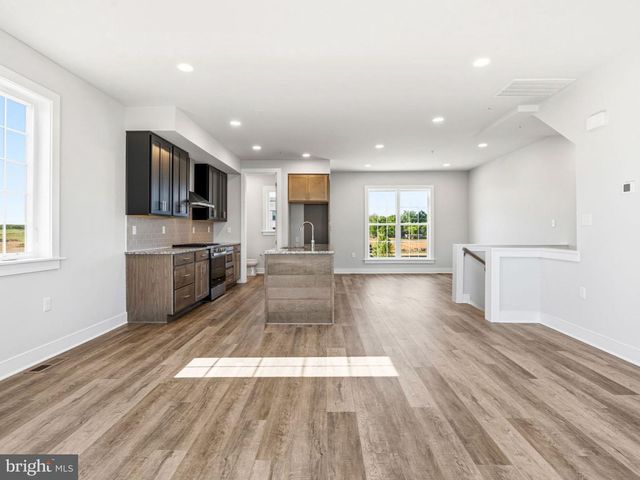 23 SNAP DRAGON RD, Carlisle, PA 17015