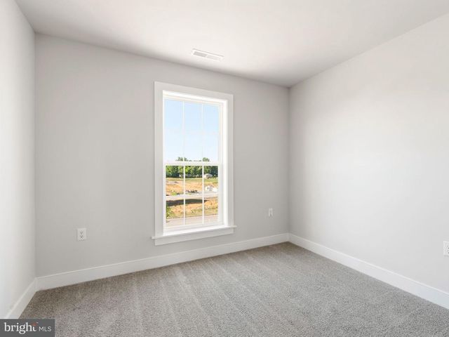 23 SNAP DRAGON RD, Carlisle, PA 17015