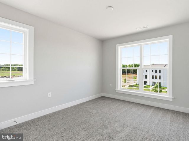 23 SNAP DRAGON RD, Carlisle, PA 17015