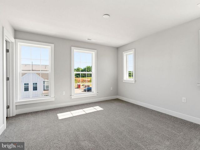 23 SNAP DRAGON RD, Carlisle, PA 17015