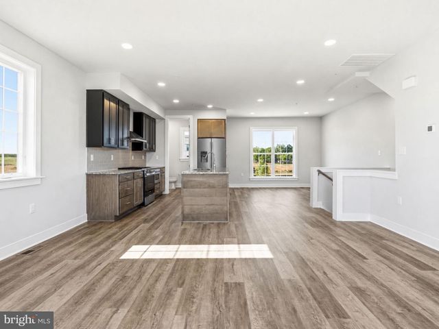 23 SNAP DRAGON RD, Carlisle, PA 17015