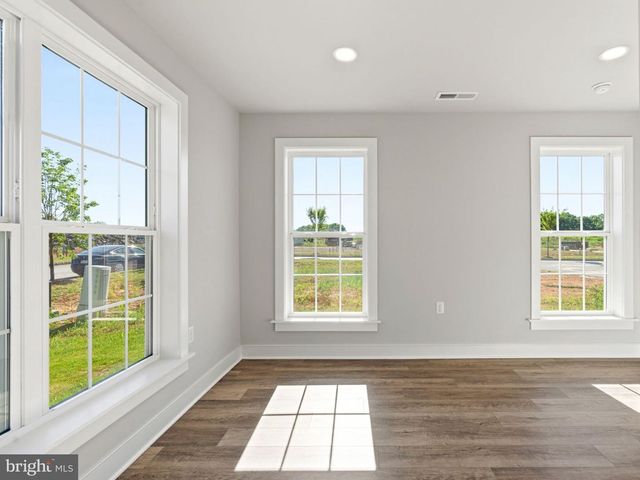 23 SNAP DRAGON RD, Carlisle, PA 17015