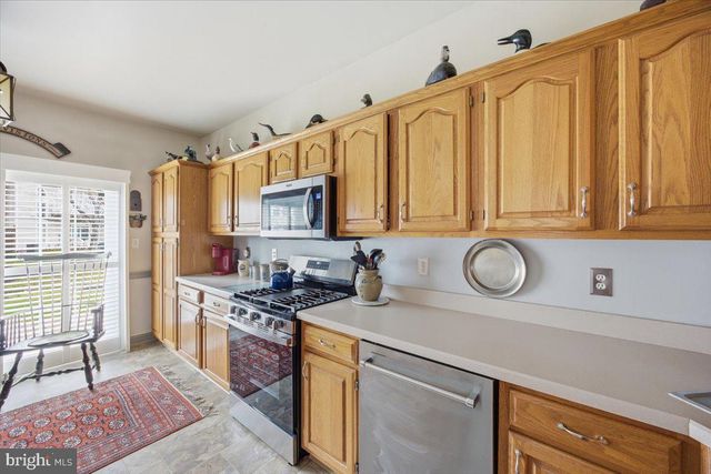 19 GRAND BANKS CIR, Marlton, NJ 08053