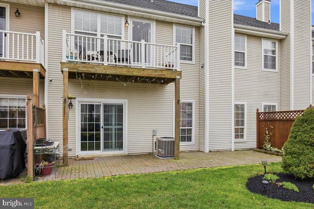 19 GRAND BANKS CIR, Marlton, NJ 08053