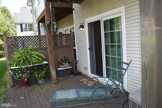 19 GRAND BANKS CIR, Marlton, NJ 08053