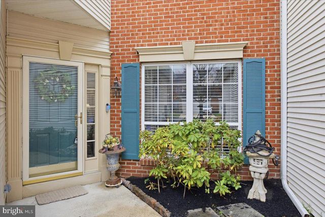 19 GRAND BANKS CIR, Marlton, NJ 08053