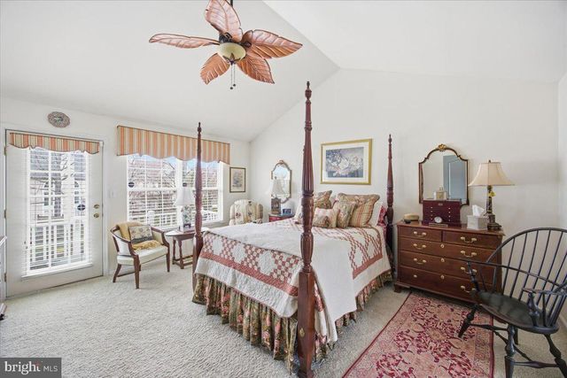 19 GRAND BANKS CIR, Marlton, NJ 08053