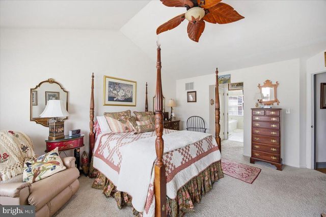 19 GRAND BANKS CIR, Marlton, NJ 08053