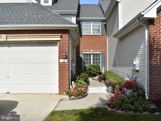 19 GRAND BANKS CIR, Marlton, NJ 08053
