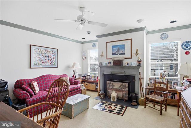 19 GRAND BANKS CIR, Marlton, NJ 08053