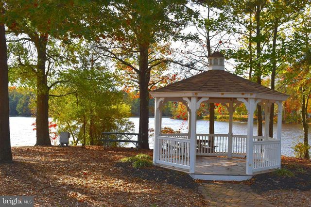 19 GRAND BANKS CIR, Marlton, NJ 08053