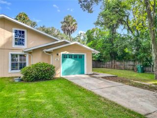 310 W BERCKMAN STREET, Fruitland Park, FL 34731