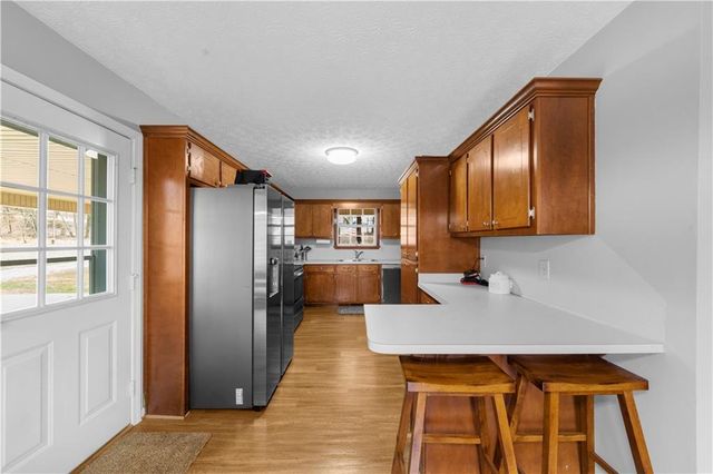 6124 Clyde Connor Rd, Murrayville, GA 30564