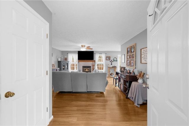 6124 Clyde Connor Rd, Murrayville, GA 30564