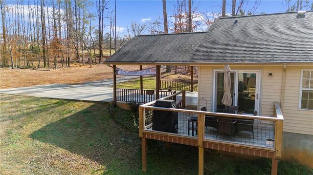 6124 Clyde Connor Rd, Murrayville, GA 30564
