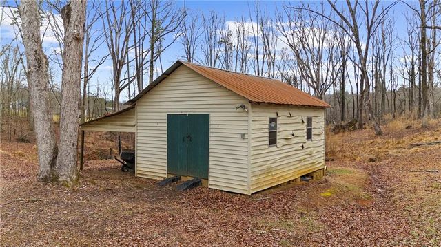 6124 Clyde Connor Rd, Murrayville, GA 30564