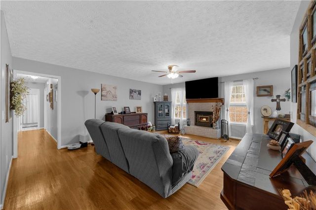 6124 Clyde Connor Rd, Murrayville, GA 30564