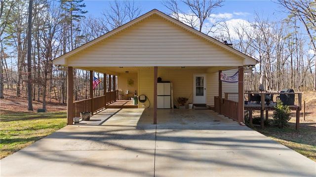 6124 Clyde Connor Rd, Murrayville, GA 30564