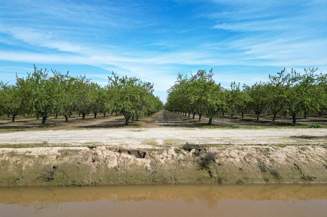 1710 Avenue 388, Kingsburg, CA 93631