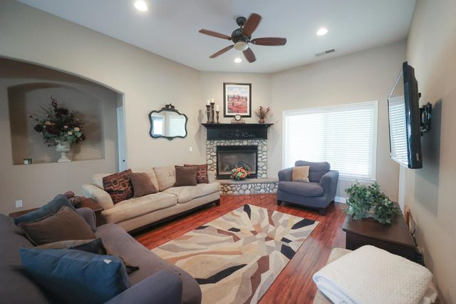 1710 Avenue 388, Kingsburg, CA 93631