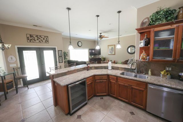 1710 Avenue 388, Kingsburg, CA 93631