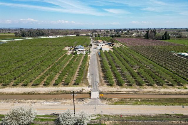 1710 Avenue 388, Kingsburg, CA 93631