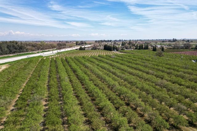 1710 Avenue 388, Kingsburg, CA 93631