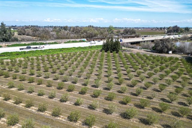 1710 Avenue 388, Kingsburg, CA 93631