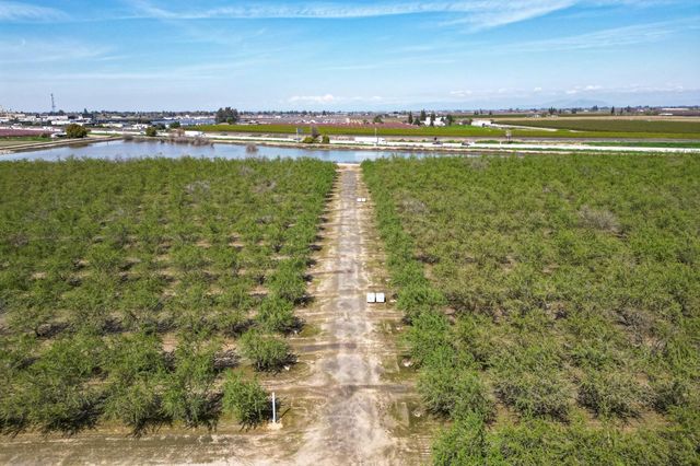 1710 Avenue 388, Kingsburg, CA 93631