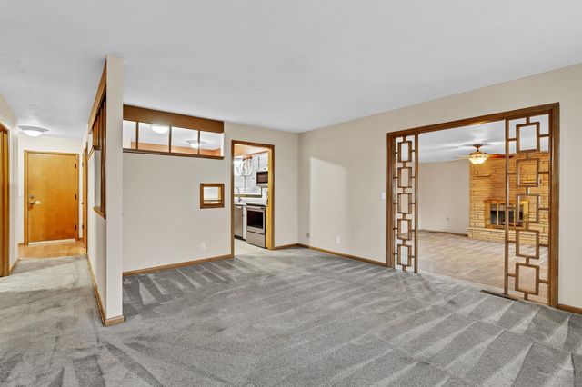 2904 S Bennett Ave, Wichita, KS 67217