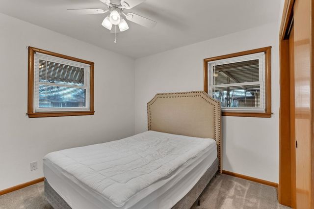 2904 S Bennett Ave, Wichita, KS 67217