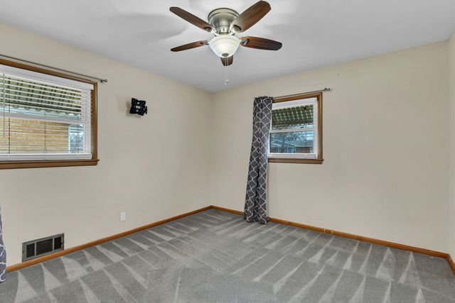 2904 S Bennett Ave, Wichita, KS 67217