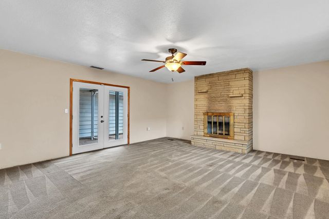 2904 S Bennett Ave, Wichita, KS 67217