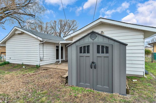 2904 S Bennett Ave, Wichita, KS 67217