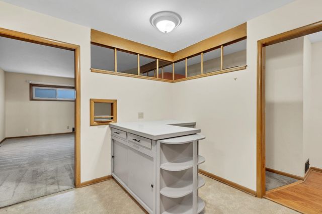 2904 S Bennett Ave, Wichita, KS 67217