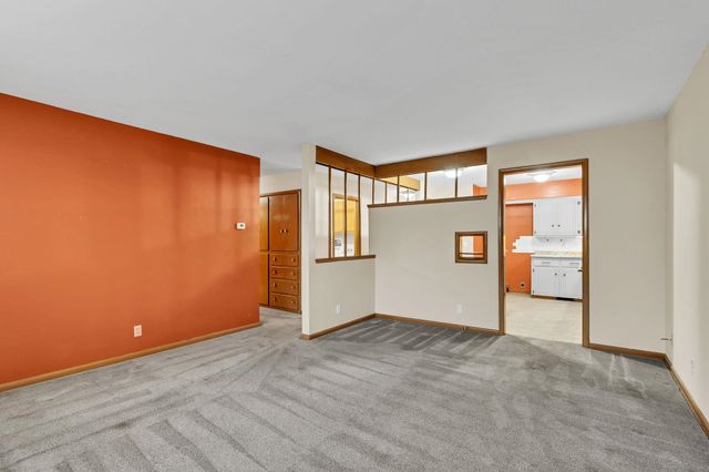 2904 S Bennett Ave, Wichita, KS 67217