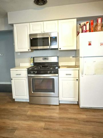 17832 Glen Oak Avenue, Lansing, IL 60438